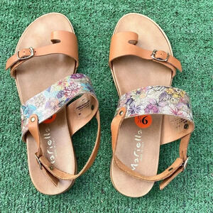 Mariella Leather Sandals S 9.5 Unique nude leather with imprint design